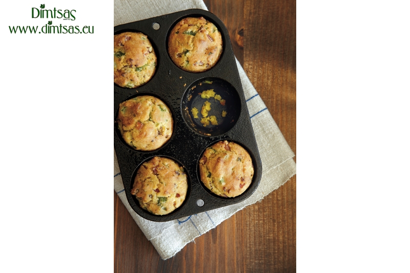Lodge Muffin Pan, Seasoned Cast Iron, L5P3, with 6 impressions